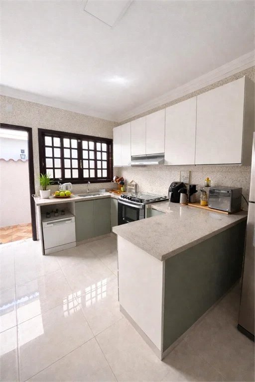 Casa à venda com 4 quartos, sendo 1 suíte, em City Bussocaba, Osasco, SP