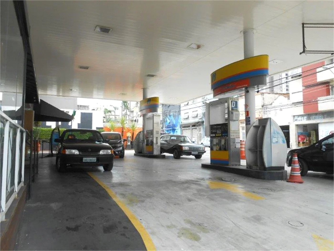 Terreno na Barra Funda. Espaço para posto de gasolina e farmácias em ótima localização