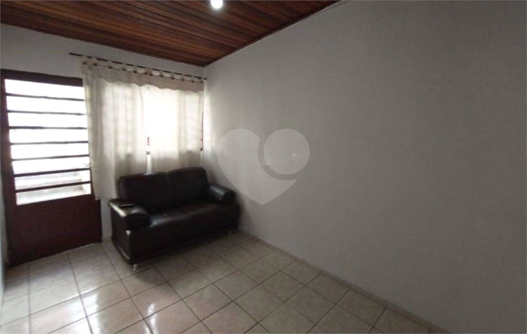 Casa e Salão Comercial a venda em Louveira - SP