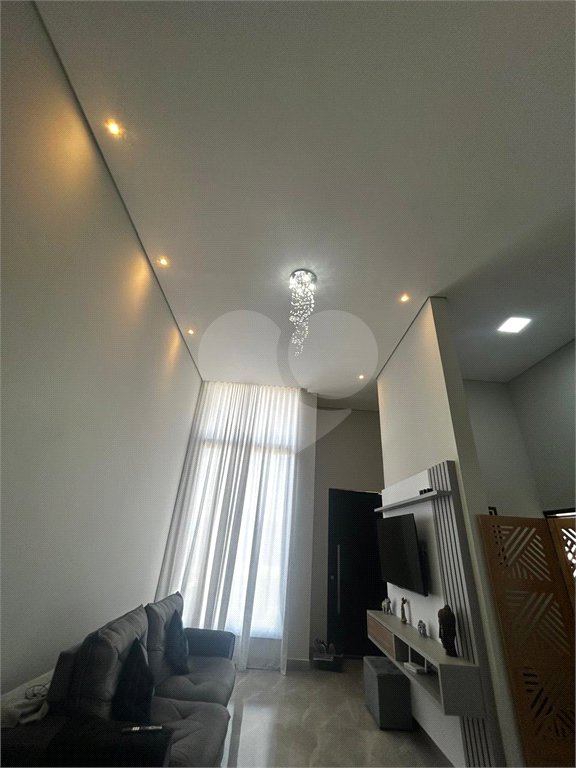 Casa à venda com 2 quartos, sendo 1 suíte,  no condomínio Residencial Parque Imperial, Salto - SP