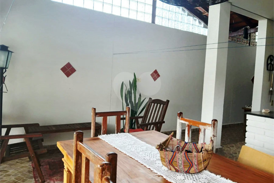 Sobrado à venda com 3 quartos, sendo 1 suíte, em Tremembé, São Paulo, SP