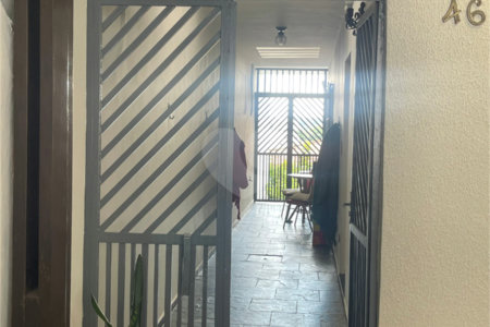 Sobrado à venda com 3 quartos em Vila Nova Alba, São Paulo, SP