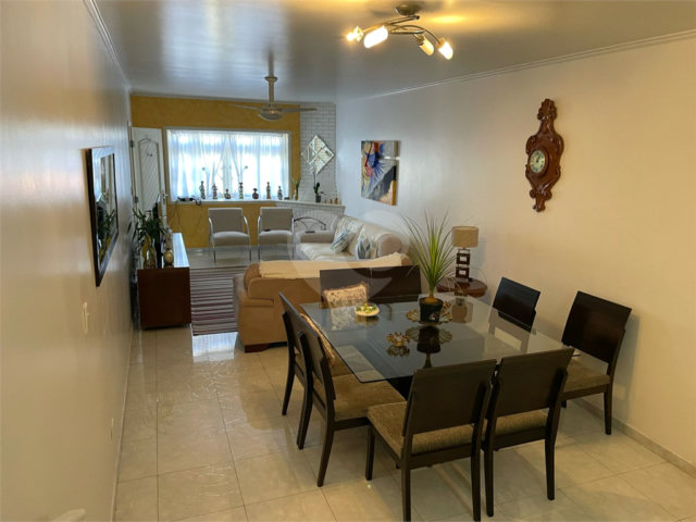 Sobrado à venda com 3 quartos, sendo 1 suíte,  em Vila Paiva, São Paulo, SP
