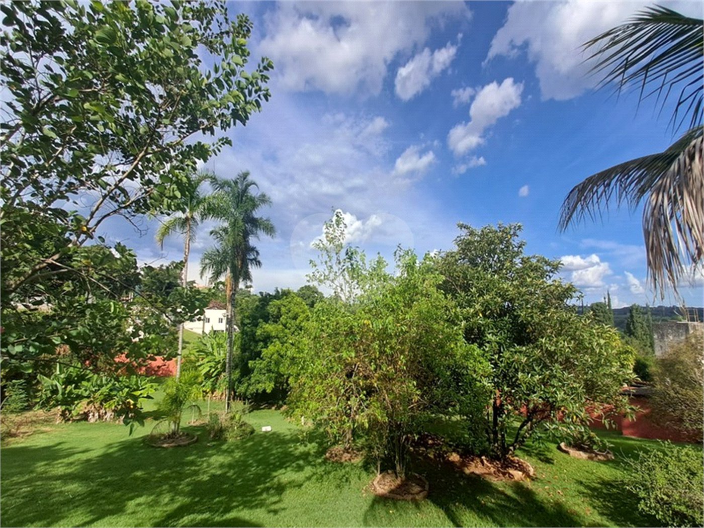 Casa à venda com 3 quartos, sendo 1 suíte, no condomínio Residencial Vale das Laranjeiras, Indaiatuba - SP