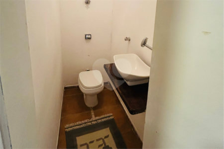 Casa à venda com 3 quartos, sendo 1 suíte, em Vila Cordeiro, São Paulo, SP