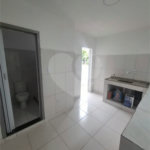 SOBRADO TIPO APARTAMENTO COM 1 QUARTO PARA LOCAÇÃO 38m² - SANTÍSSIMO