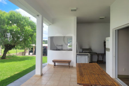 Casa à venda com 3 suítes no condomínio Village Saint Charbel, Araçoiaba da Serra - SP