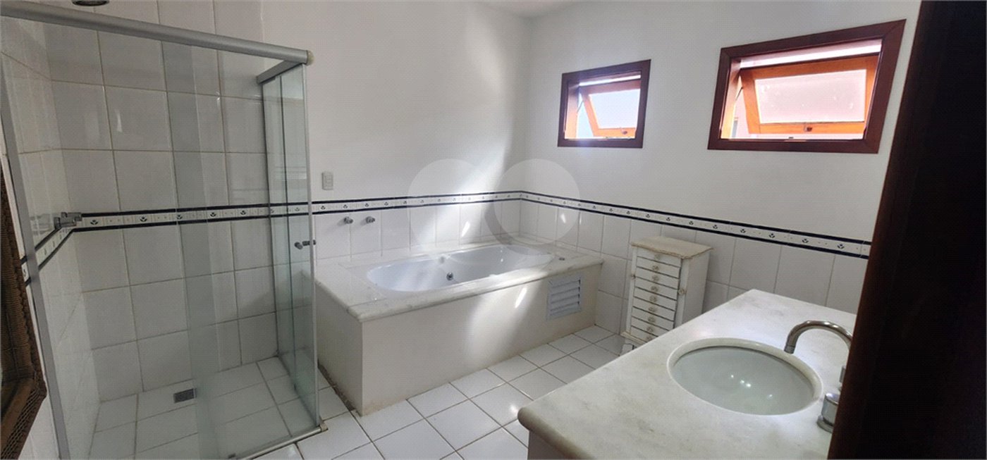 Casa à venda com 4 quartos, sendo 2 suítes, no condomínio Delle Stelle, Louveira - SP