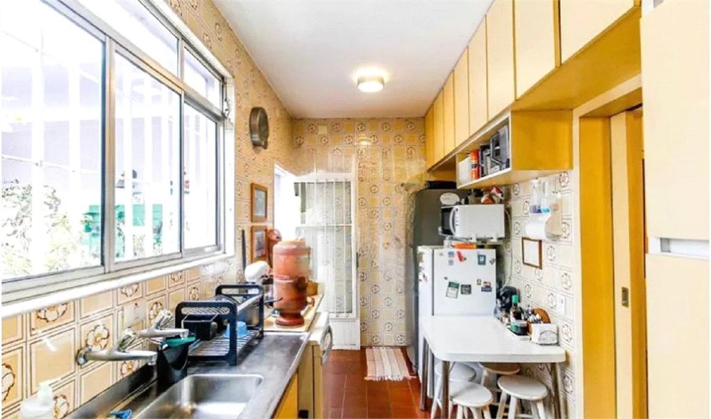 Sobrado à venda com 4 quartos, sendo 1 suíte, em Vila Cordeiro, São Paulo, SP