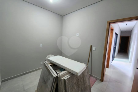 Casa à venda com 3 quartos, sendo 1 suíte, no condomínio Santinon, Sorocaba - SP