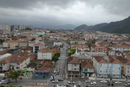 Sala Living à Venda no Centro de São Vicente | A 1 Quadra da Praia do Gonzaguinha