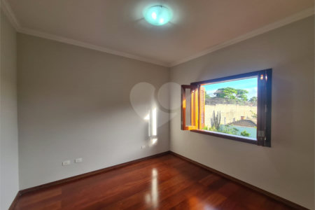 Casa à venda com 4 quartos, sendo 2 suítes, no condomínio Bosque de Grevilea, Vinhedo - SP