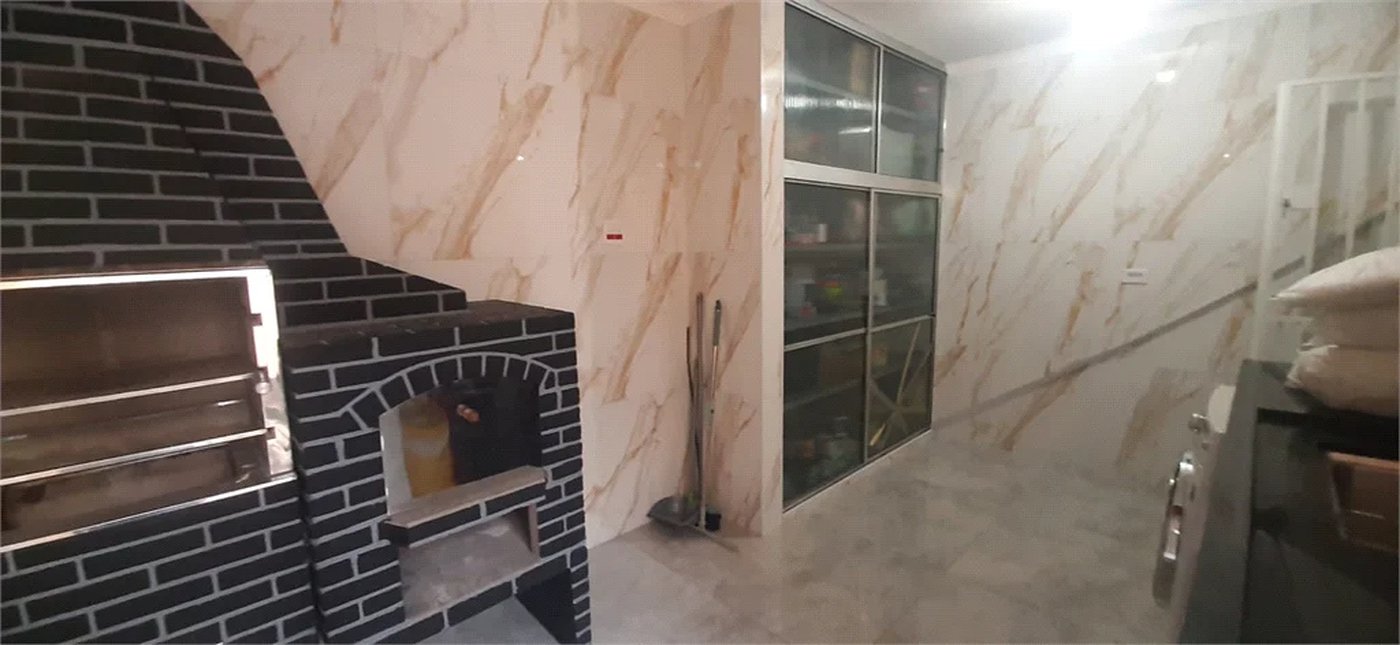 Sobrado à venda com 3 quartos, sendo 1 suíte, em Jardim Sarah, São Paulo, SP