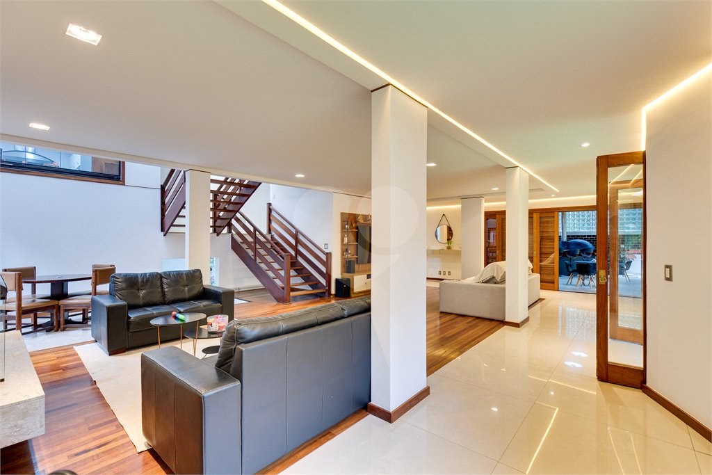 Casa à venda com 4 suítes em Chácara Monte Alegre, São Paulo, SP