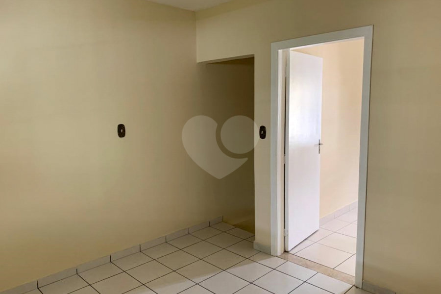 Sobrado à venda com 4 quartos em Parque Edu Chaves, São Paulo, SP