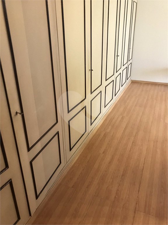 Sobrado à venda com 5 quartos, sendo 1 suíte, em Jardim São Bento, São Paulo, SP