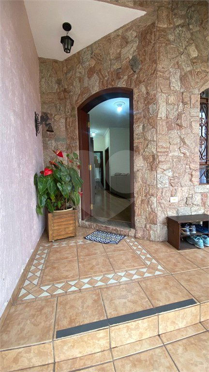 Casa à venda com 3 quartos, sendo 2 suítes, no condomínio Residencial Jardim Altos de Suzano, Suzano - SP