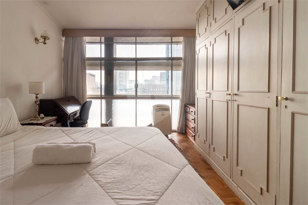 Apartamento à venda com 3 quartos, sendo 1 suíte, em República, São Paulo, SP