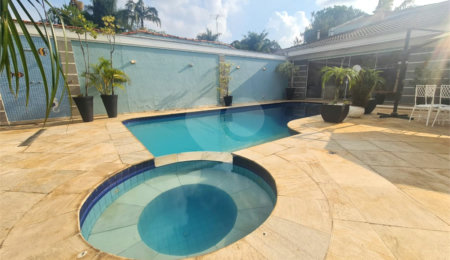 Casa à venda com 3 suítes em Interlagos, São Paulo, SP