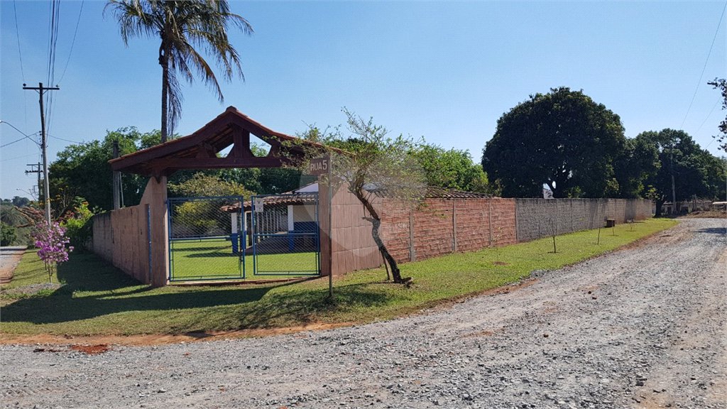 Chácara à venda com 3 quartos, sendo 1 suíte, no Centro, Araçoiaba da Serra, SP