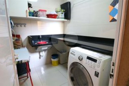 Sobrado à venda com 4 quartos, sendo 3 suítes, em Paraíso do Morumbi, São Paulo, SP