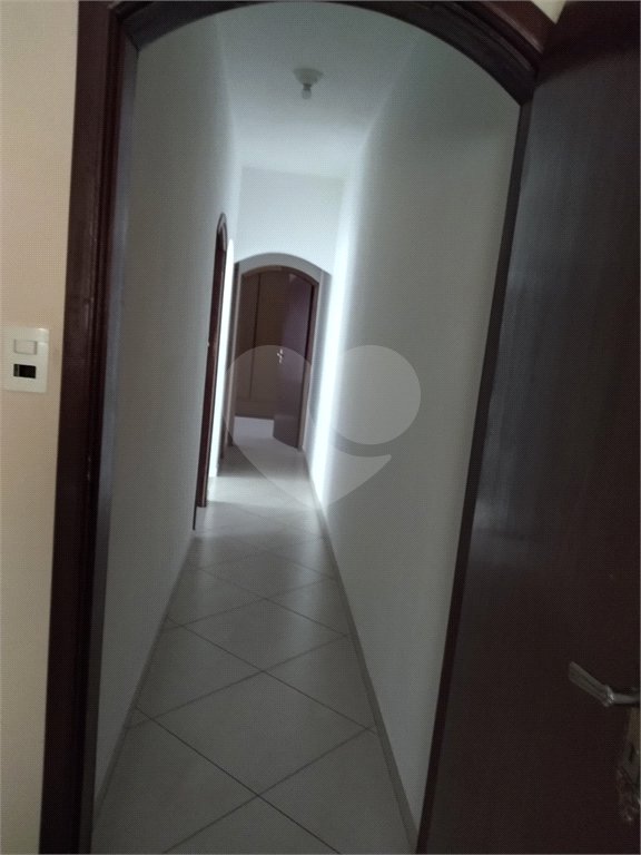 Sobrado à venda com 3 quartos, sendo 1 suíte,  em Residencial Rancho Grande, Itaquaquecetuba, SP