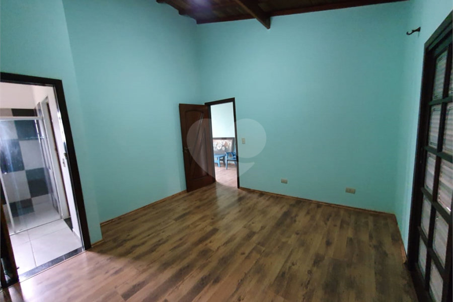 Casa à venda com 3 quartos, sendo 2 suítes, no condomínio Residencial Jardim Lago da Cantareira, Mairiporã - SP