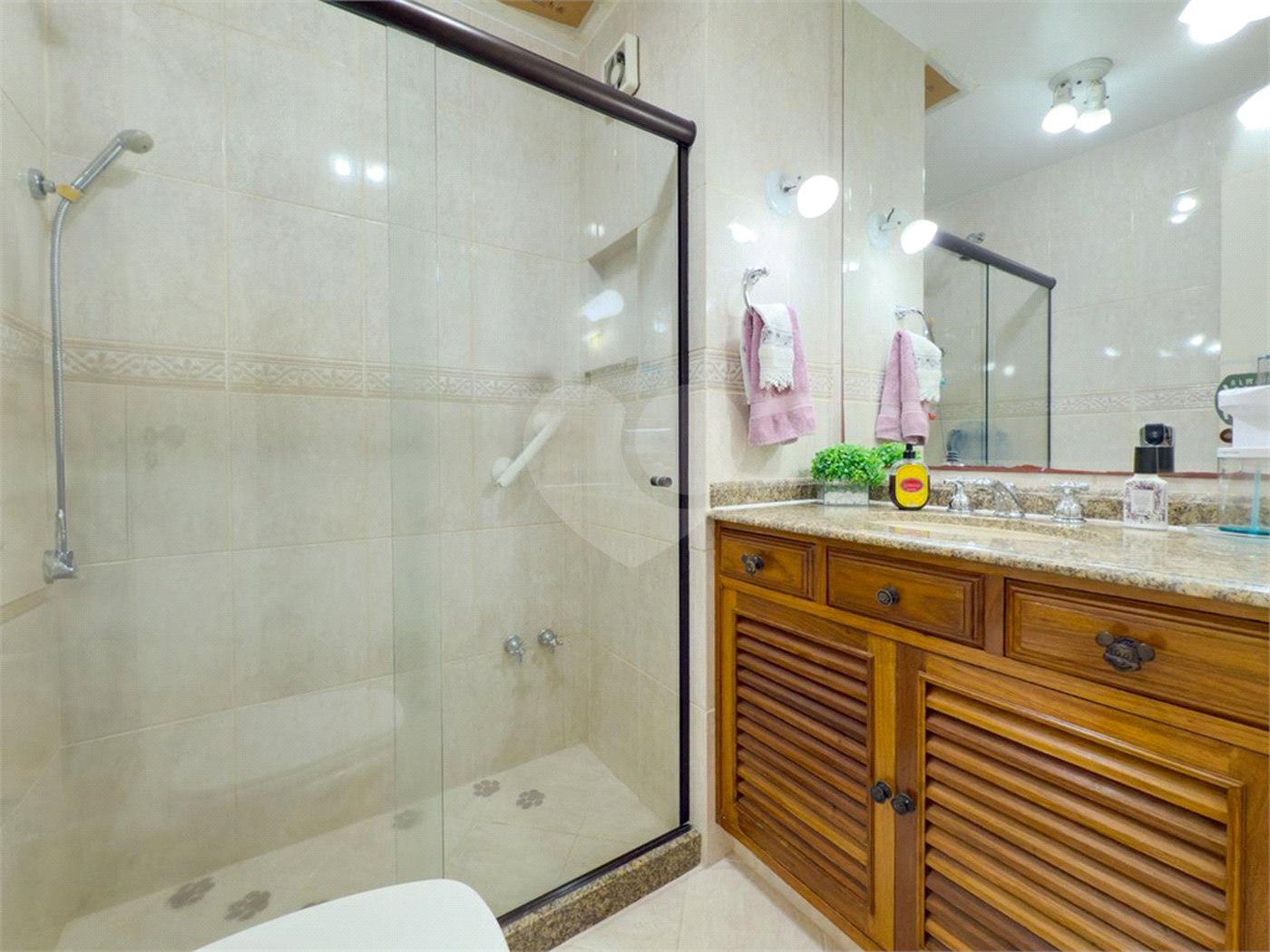 Apartamento à venda com 3 quartos, sendo 1 suíte, em Leblon, Rio de Janeiro, RJ