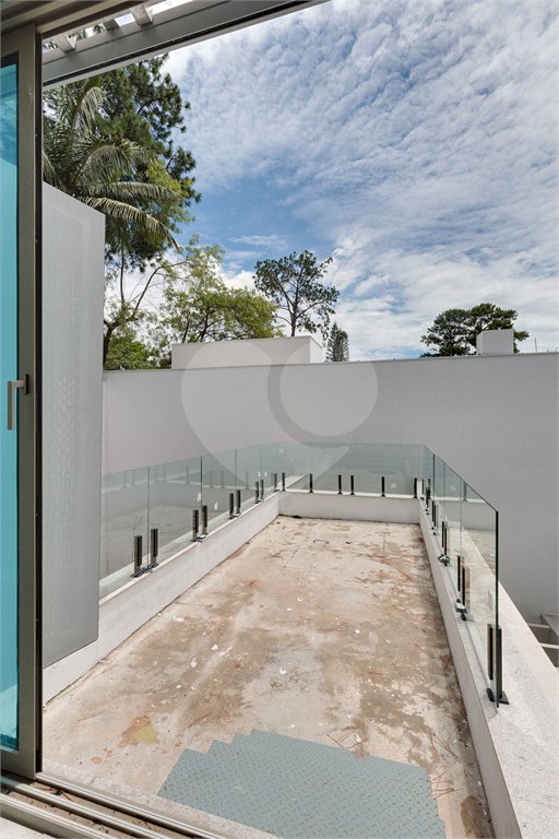 Casa à venda com 3 suítes no condomínio Residencial Heron 140, São Paulo - SP