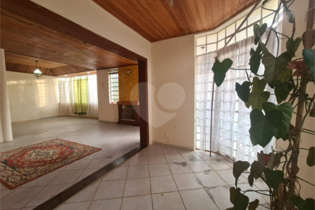 Casa à venda com 3 quartos, sendo 1 suíte, no Centro, Araçoiaba da Serra, SP