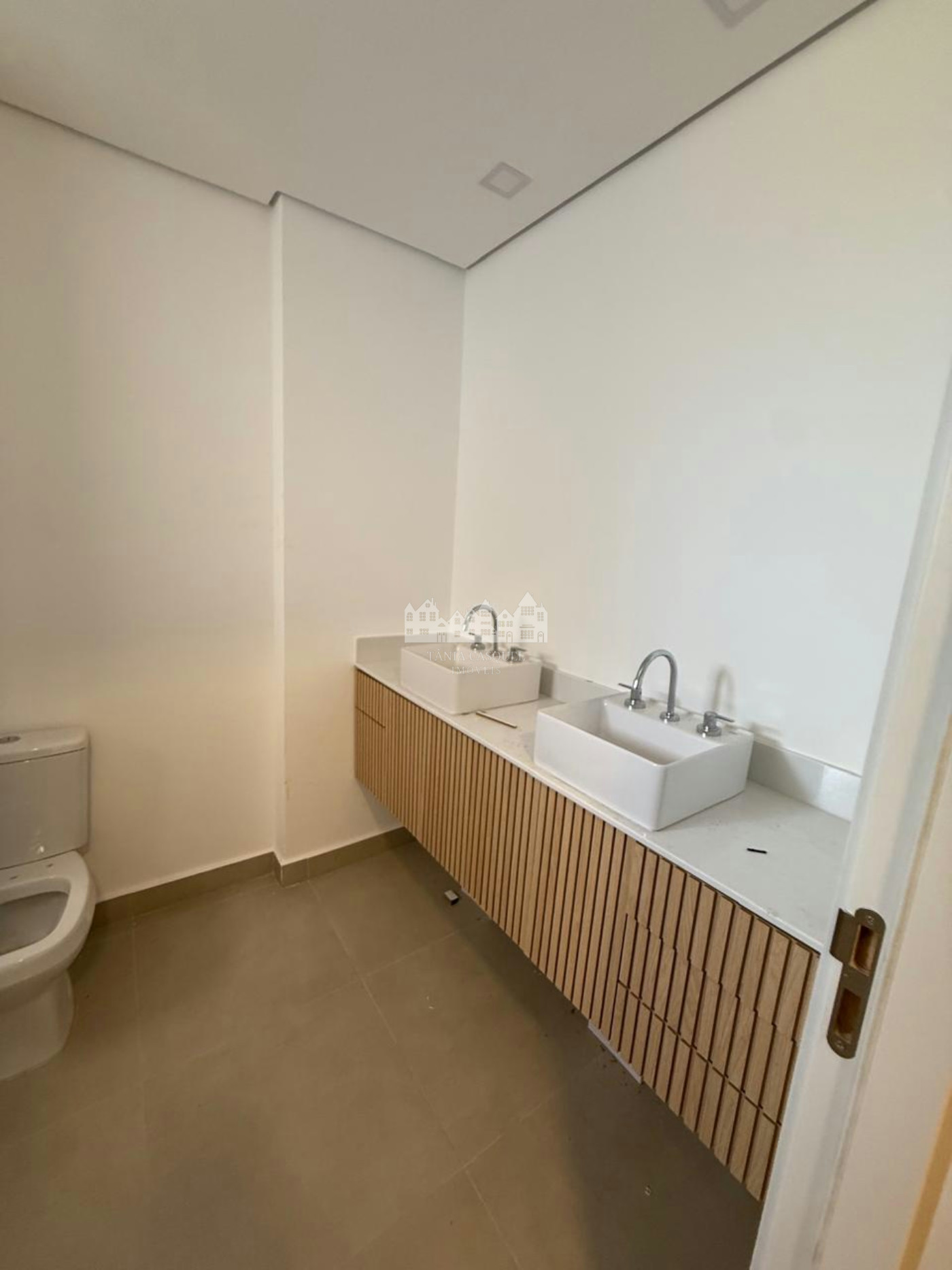 Apartamento para alugar com 3 suítes em Vila Helena, Atibaia, SP