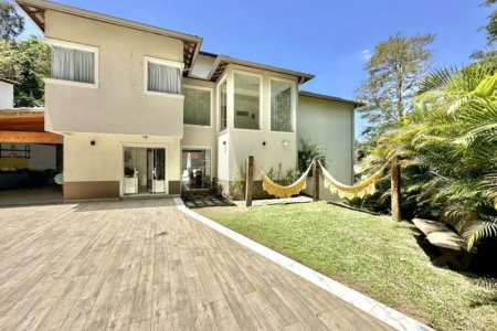 Casa à venda com 4 quartos, sendo 3 suítes,  no condomínio Vilarejo, Carapicuíba - SP