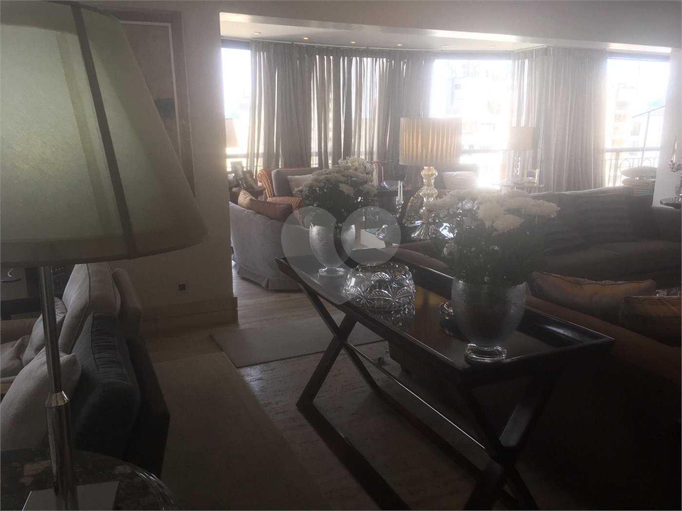 Apartamento à venda com 4 quartos, sendo 3 suítes, em Moema, São Paulo, SP
