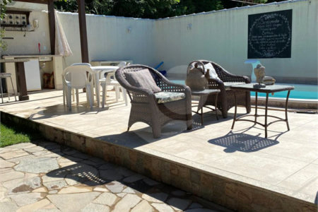 Casa em condomínio à venda com 3 quartos, sendo 2 suítes, em Caravelas, Armação dos Búzios, RJ