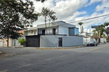 Casa à venda com 3 quartos em Vila Oliveira, Mogi das Cruzes, SP