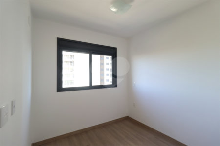 Apartamento à venda com 3 quartos, sendo 1 suíte, em Vila Anastácio, São Paulo, SP