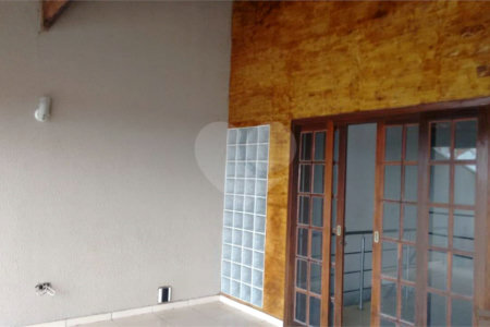 Sobrado à venda com 3 quartos, sendo 1 suíte, em Jardim Suzano, Suzano, SP