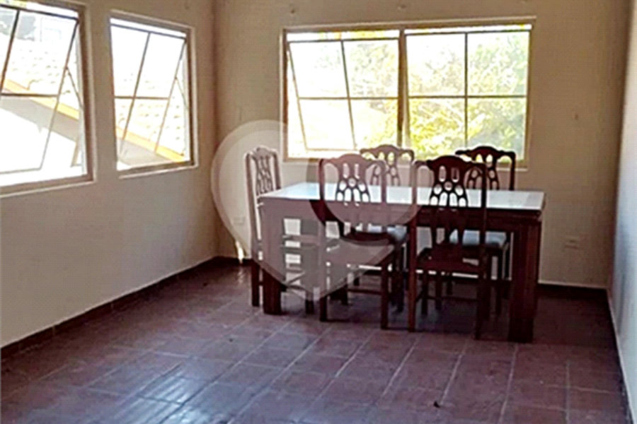 Sobrado à venda com 4 quartos, sendo 1 suíte, em Tremembé, São Paulo, SP