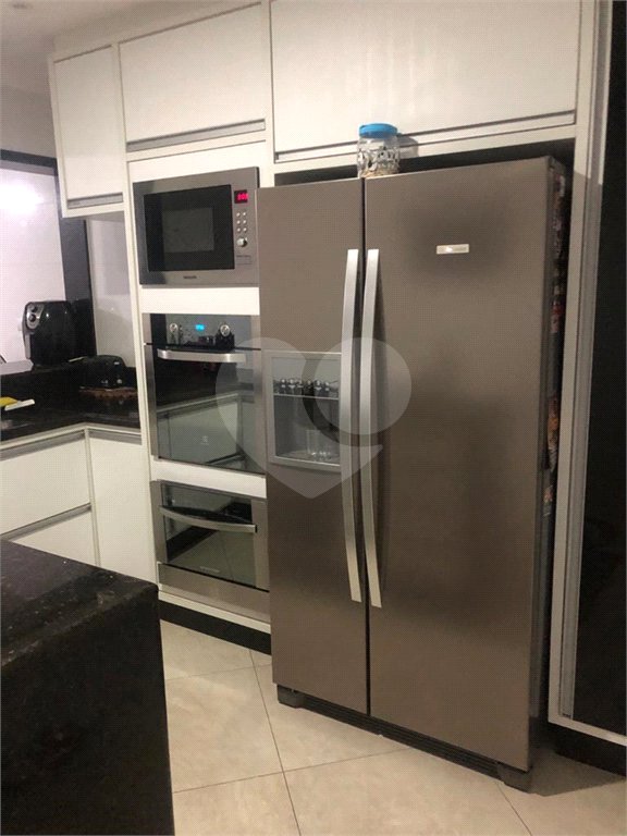 Casa à venda com 3 quartos, sendo 1 suíte, no condomínio Residencial Sabará, São Paulo - SP