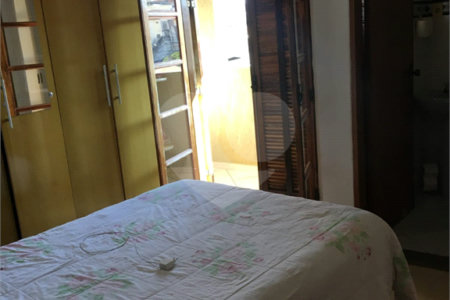 Sobrado à venda com 3 suítes em Vila Nivi, São Paulo, SP