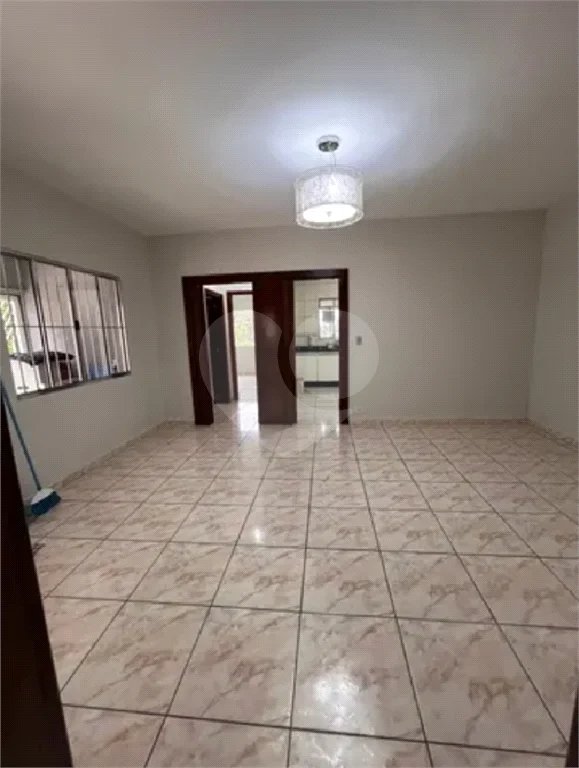 Casa à venda com 3 quartos em Jaraguá, São Paulo, SP