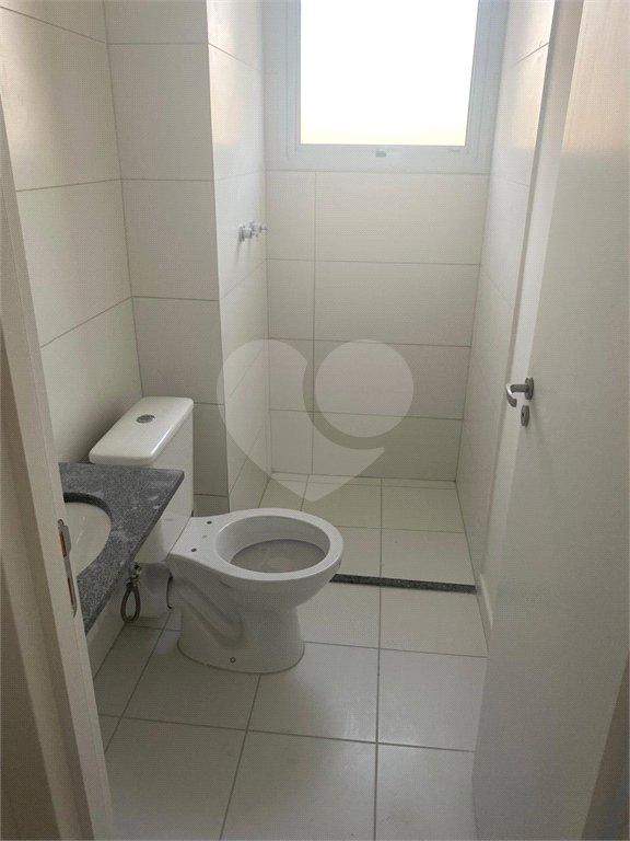 Apartamento à venda com 2 quartos, sendo 1 suíte, em Jardim Santo Antônio, Valinhos, SP
