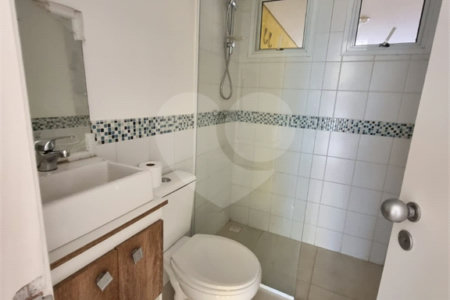 Casa à venda com 4 quartos, sendo 1 suíte, no condomínio Horizontal Newport Village, São Paulo - SP