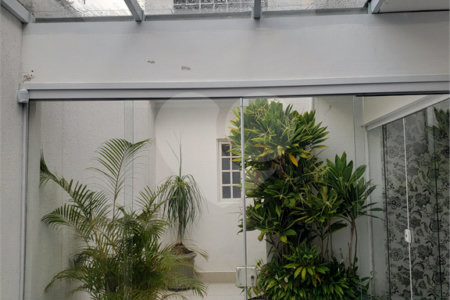 Casa à venda com 4 quartos, sendo 1 suíte,  em Vila Oliveira, Mogi das Cruzes, SP