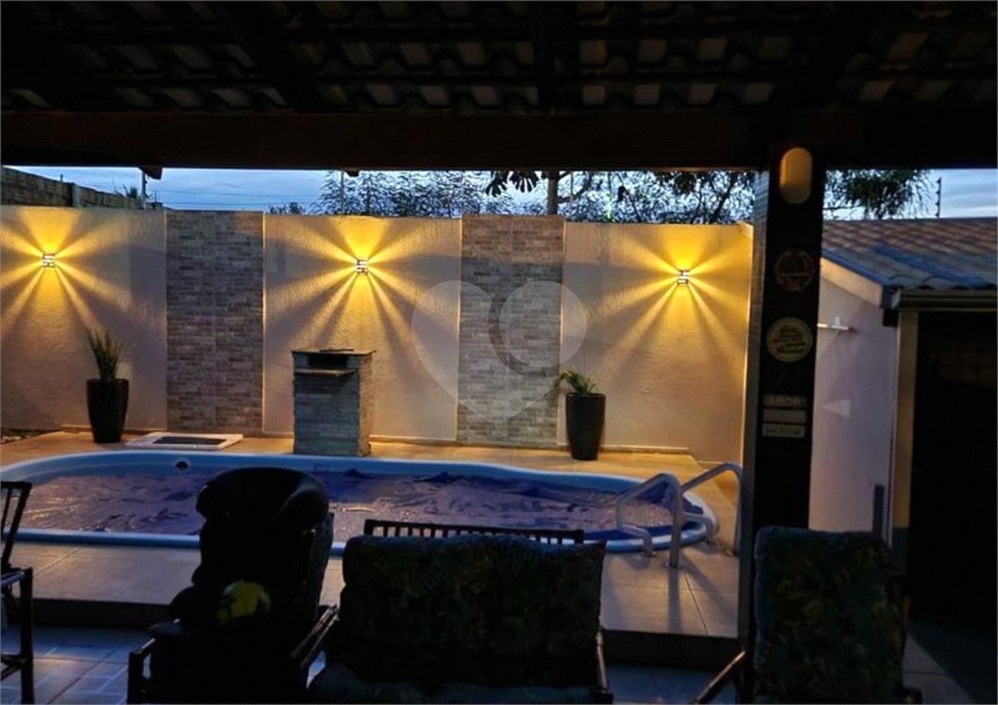 Sobrado à venda com 4 quartos, sendo 1 suíte, em Morada do Ouro, Cuiabá, MT