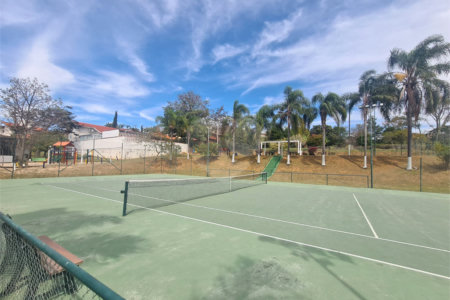 Casa à venda com 4 quartos, sendo 2 suítes, no condomínio Bosque de Grevilea, Vinhedo - SP