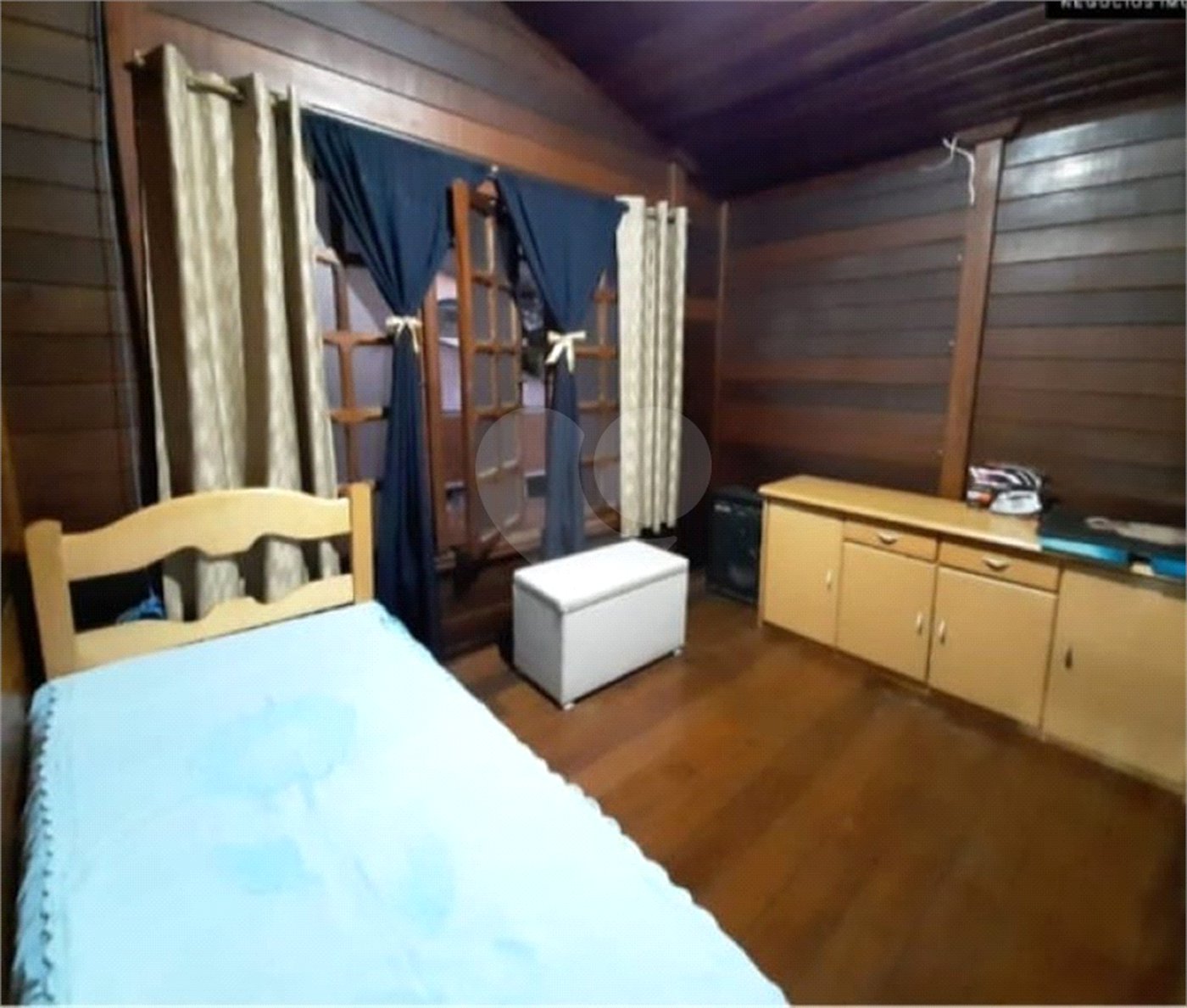 Sobrado à venda com 3 quartos, sendo 1 suíte,  no Centro, Vinhedo, SP