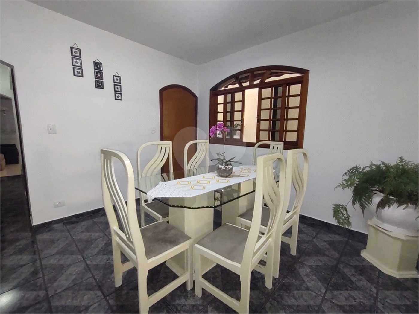 Sobrado à venda com 4 quartos, sendo 2 suítes, em Pedreira, São Paulo, SP