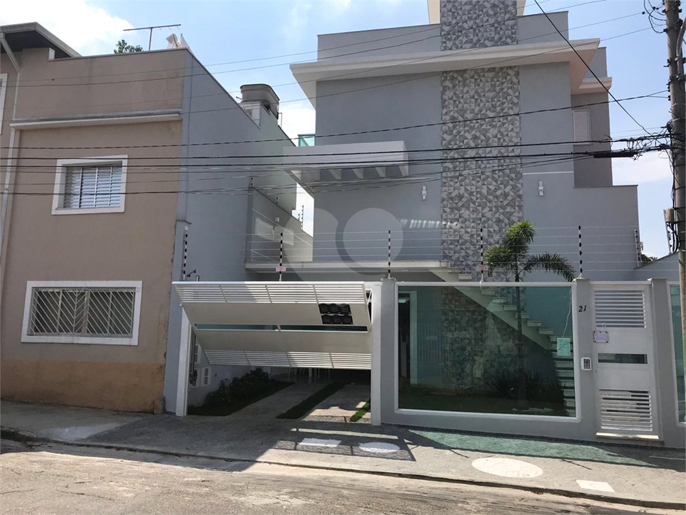 Casa à venda com 3 quartos, sendo 1 suíte, no condomínio Parque Vitória, São Paulo - SP