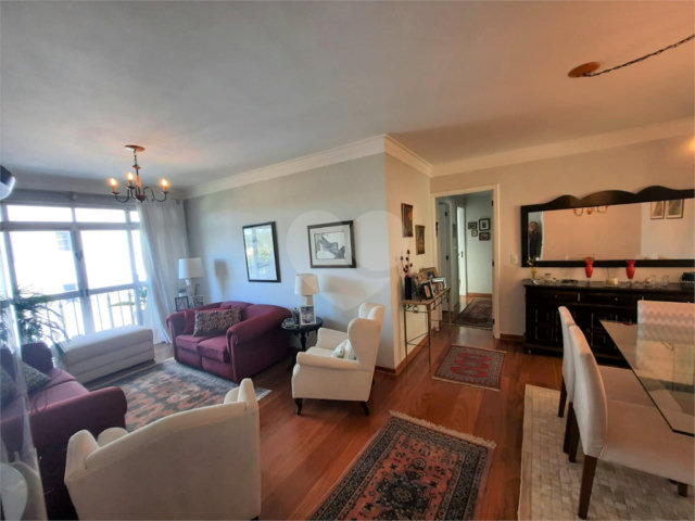 Apartamento à venda com 3 quartos, sendo 1 suíte,  em Alto da Boa Vista, São Paulo, SP